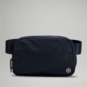 Lululemon Everywhere Belt Bag